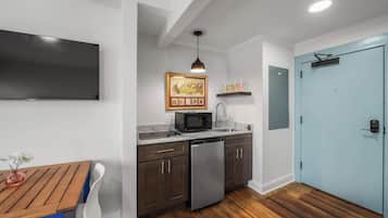 Fridge, microwave, coffee/tea maker