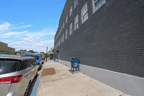 Property grounds - Charming Conway Loft in Downtown Conway (Conway)