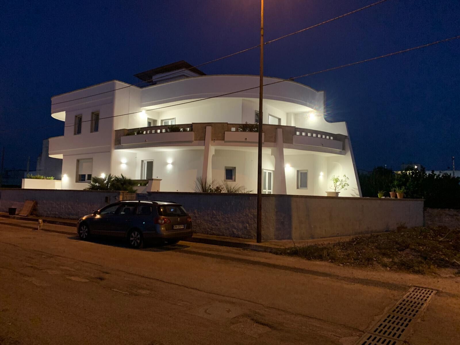 المنشأة من الخارج