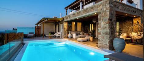 Outdoor pool, a heated pool