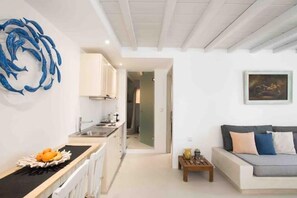 Interior - Deluxe Apartment with Kitchenette and Shared Outdoor Pool (Mykonos)