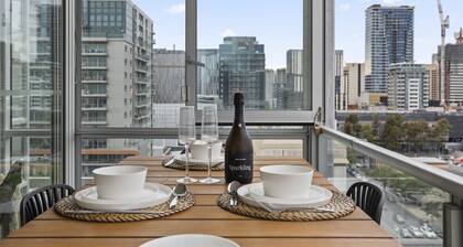 The Urban Glasshouse | Lvl 12, 2 Bed, Lap Pool, Spa, Sauna (444689)