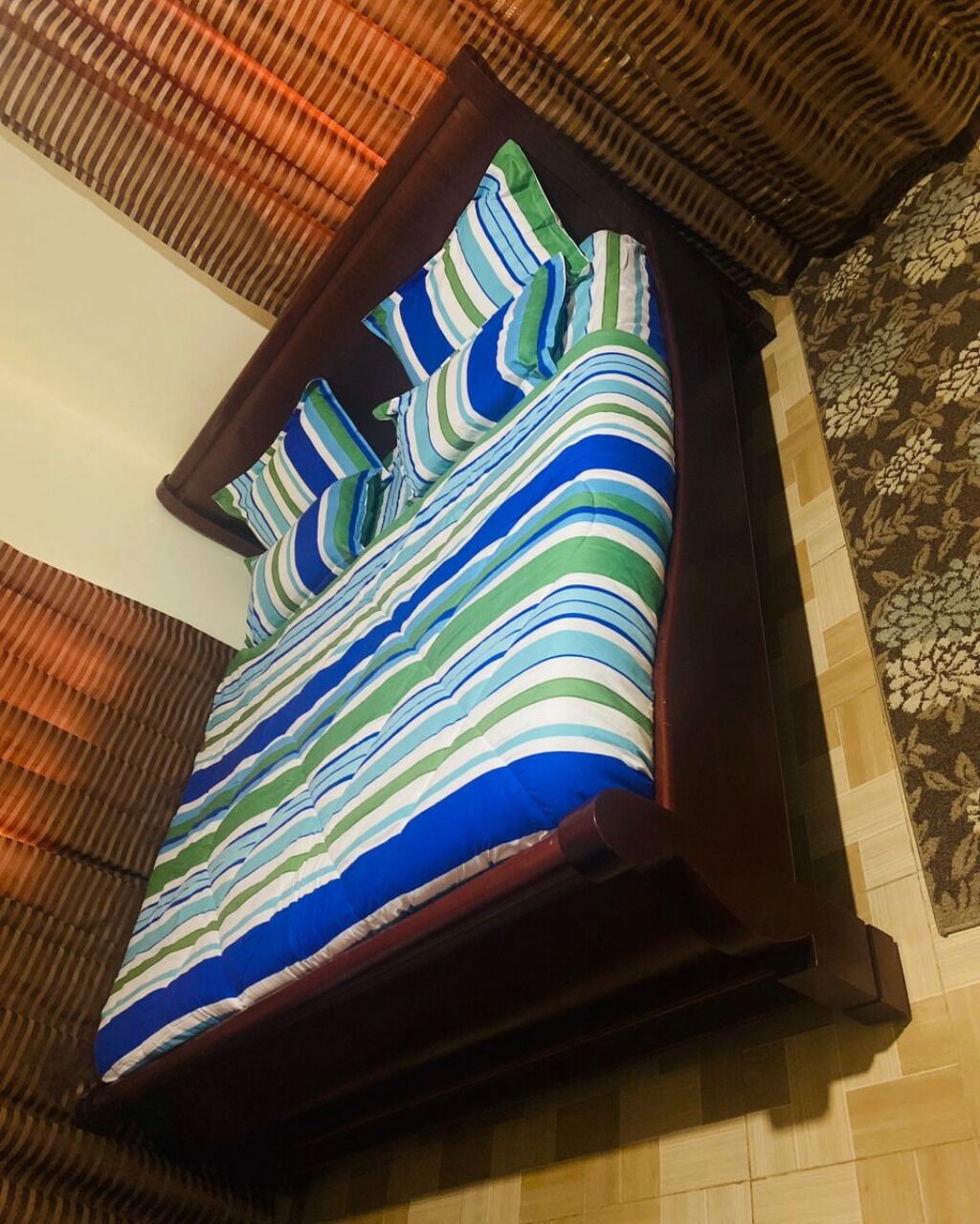 2 bedrooms, iron/ironing board, WiFi