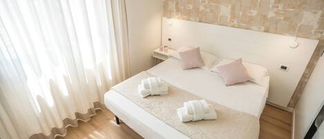 1 غرفة نوم وخزنة داخل الغرفة ومكواة/لوح كي وواي فاي مجانًا