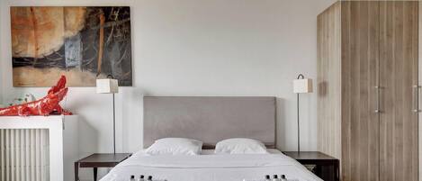 Fer et planche à repasser, lit parapluie, Wi-Fi