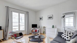 TV, offices - BM Vieille du Temple - Cosy 2P (Paris)