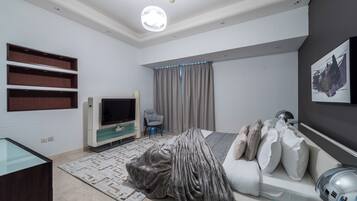 Deluxe Apartment, 4 Bedrooms, Non Smoking, Marina View | In-room safe, blackout drapes, soundproofing, iron/ironing board