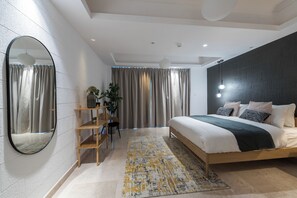 Deluxe Apartment, 4 Bedrooms, Non Smoking, Marina View | Egyptian cotton sheets, premium bedding, memory foam beds, in-room safe - EDEN'S Homes & Villas - KG tower (Dubai)