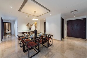Deluxe Apartment, 4 Bedrooms, Non Smoking, Marina View | Dining room - EDEN'S Homes & Villas - KG tower (Dubai)