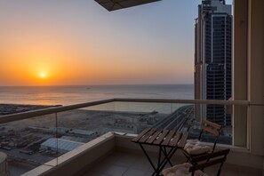 Deluxe Apartment, 4 Bedrooms, Non Smoking, Marina View | Balcony - EDEN'S Homes & Villas - KG tower (Dubai)