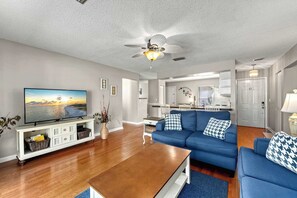 TV - Your Slice of Paradise Near Siesta Key (Sarasota)