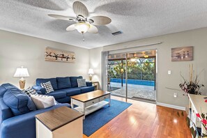 TV - Your Slice of Paradise Near Siesta Key (Sarasota)