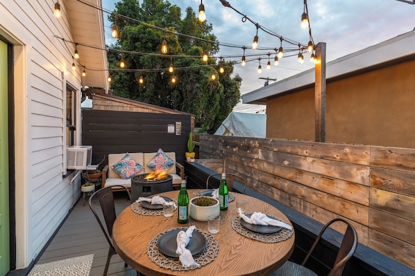 Outdoor dining - Bright & Cozy San Diego Escape Near Balboa Park | Casita on Landis by Avantstay (San Diego)