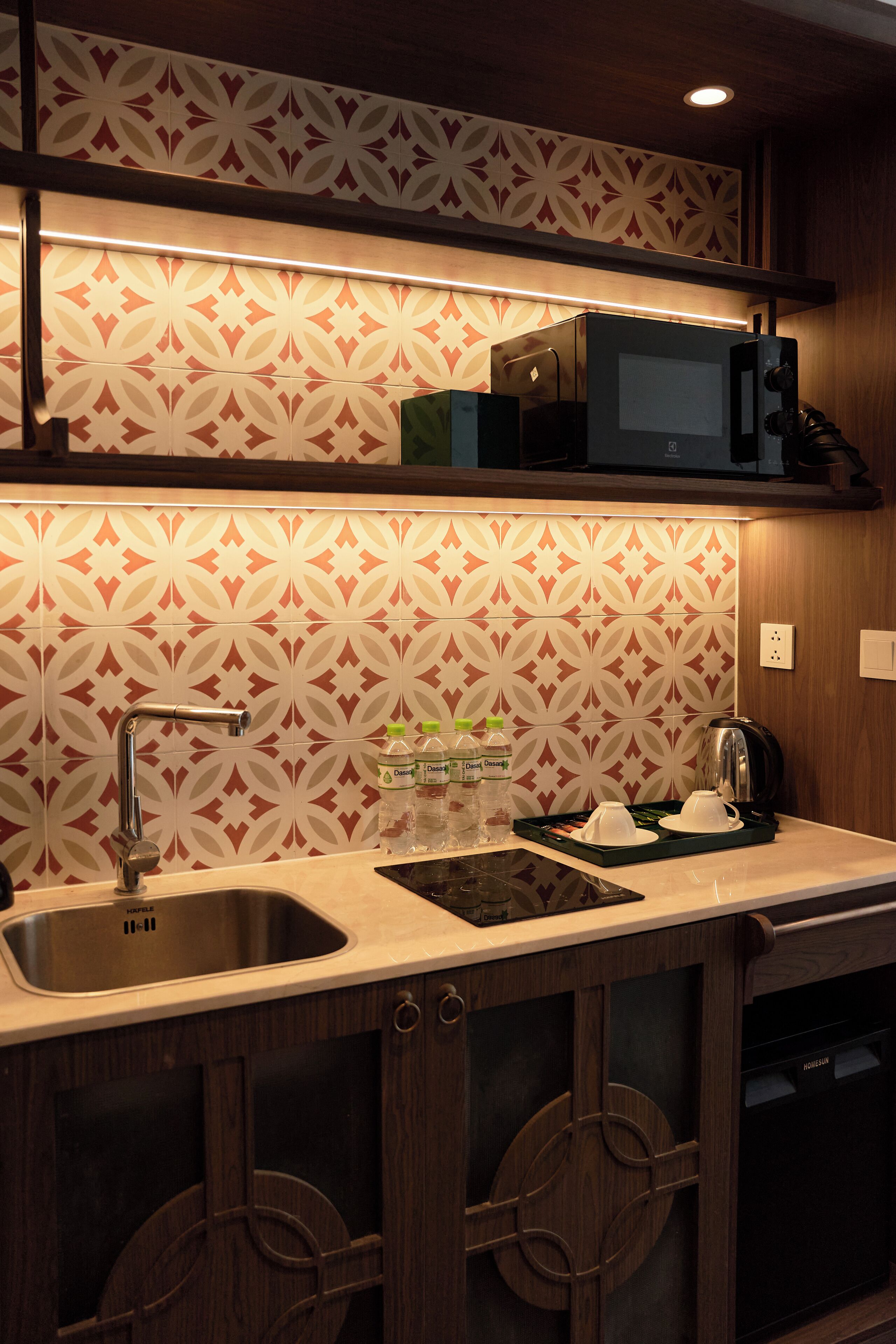 Quarto casal, vista para a piscina | Cofres nos quartos, quartos à prova de som