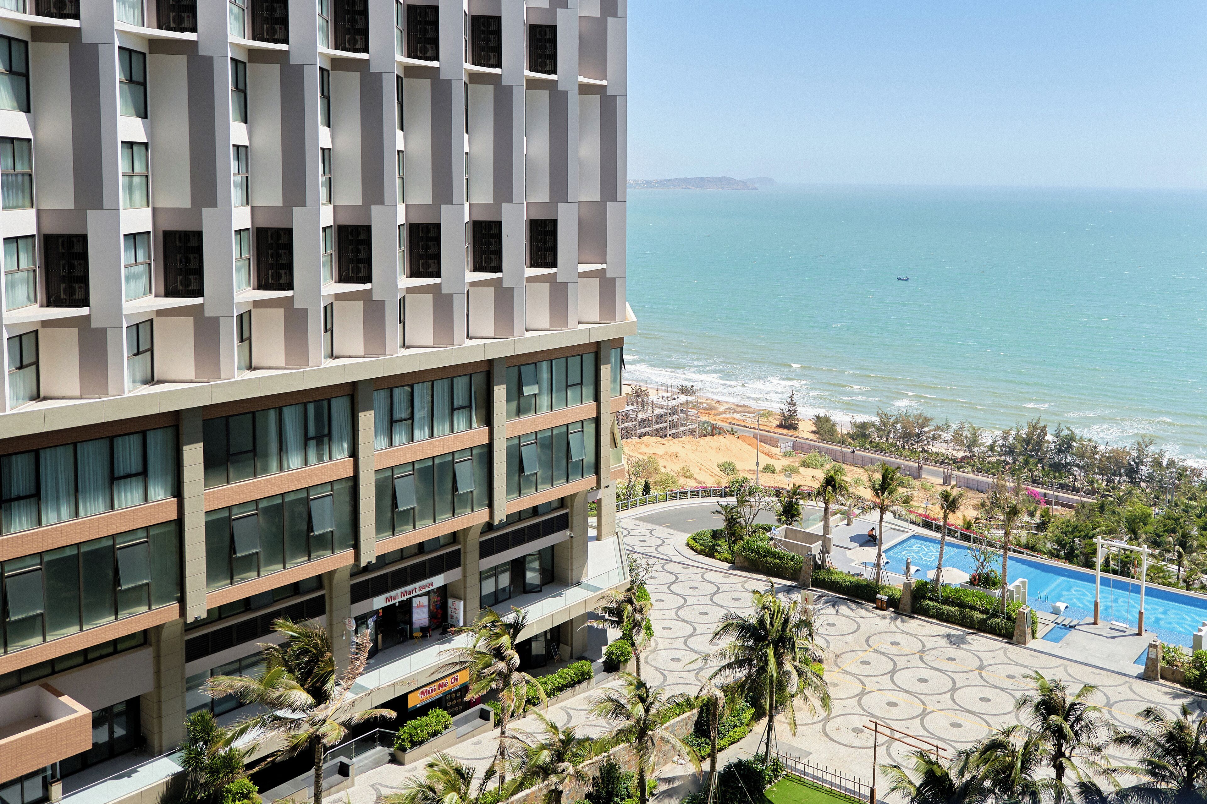 Habitación Deluxe doble, vistas al mar | Caja fuerte, sistema de insonorización, tabla de planchar con plancha