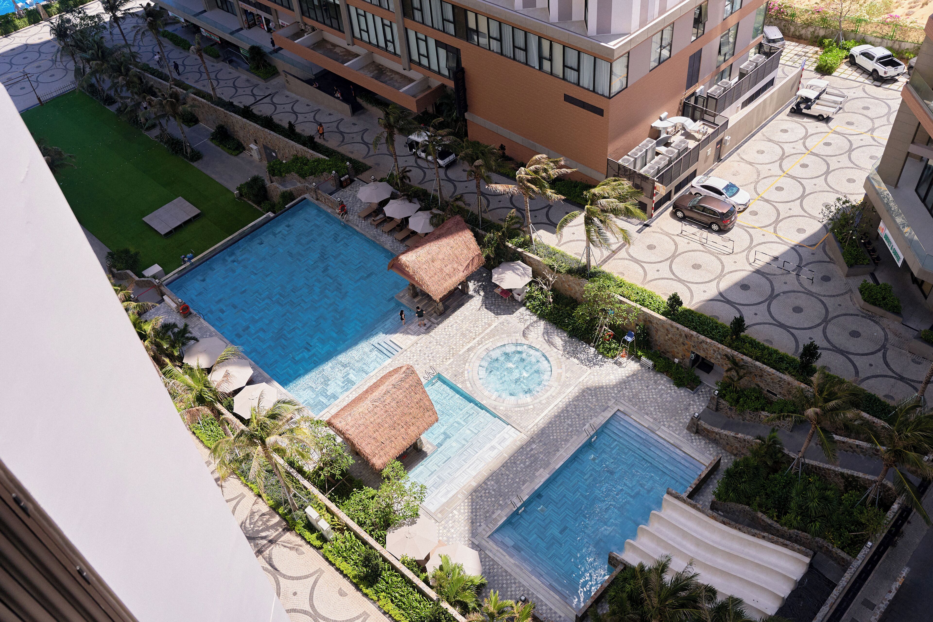 Caja de seguridad en la habitación y sistema de insonorización 