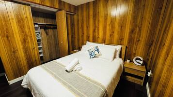 4 Schlafzimmer, Bügeleisen/Bügelbrett, kostenloses WLAN, Bettwäsche