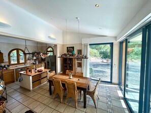 Dining - Fantastic lake view & absolute tranquillity - Provence house with terrace overlooking the lake (Esparron-de-Verdon)