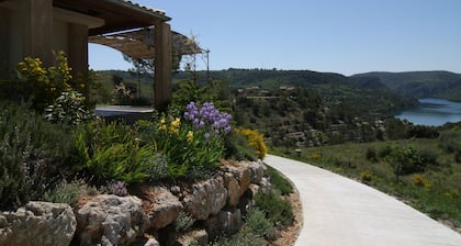 Fantastic lake view & absolute tranquillity - Provence house with terrace overlooking the lake