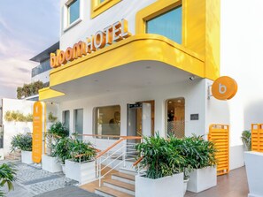 Front of property - Bloom Hotel - M Block GK2 (New Delhi)