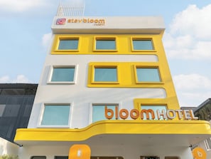 Front of property - Bloom Hotel - M Block GK2 (New Delhi)