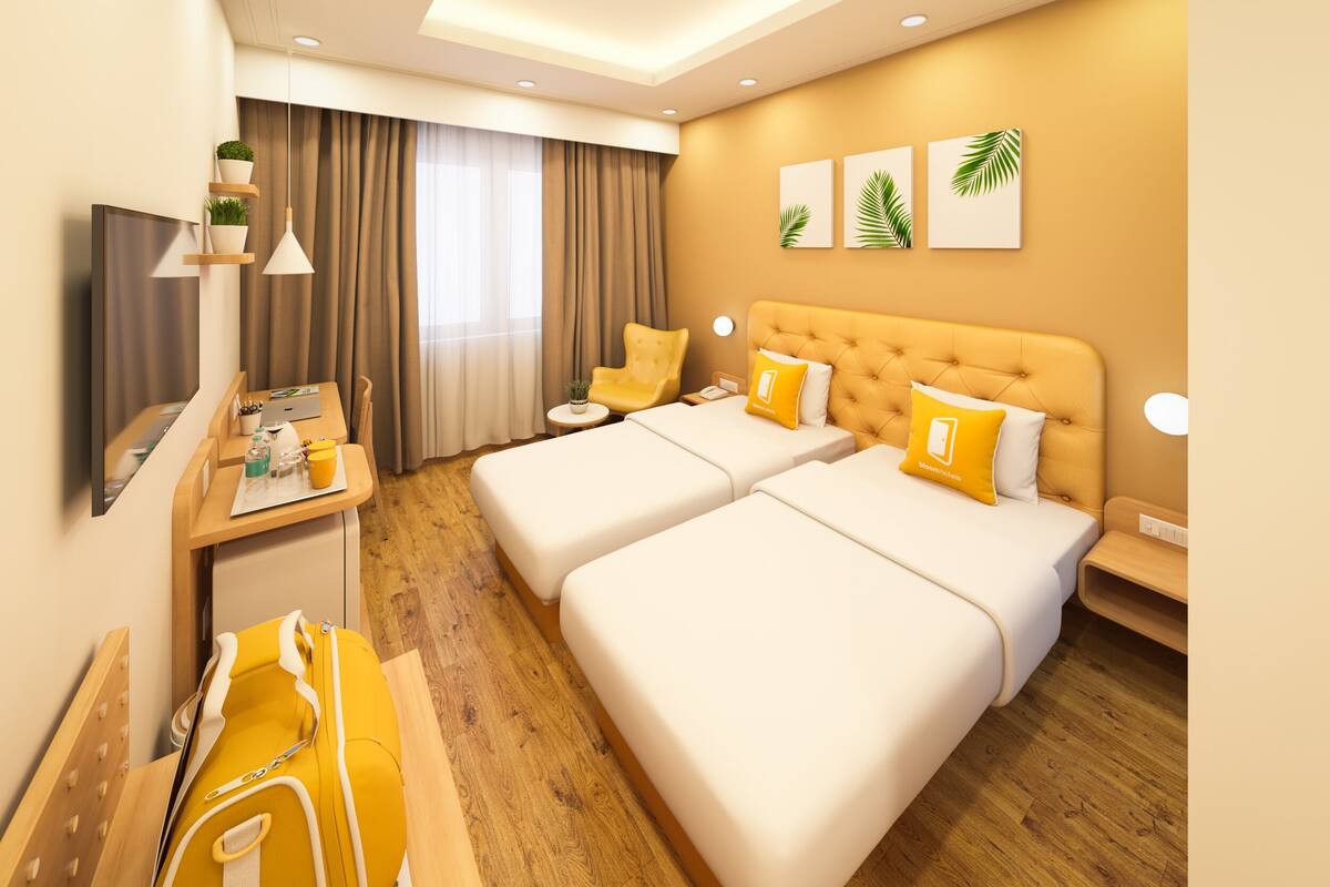 Standard Twin Room | Bathroom | Shower, slippers, towels, soap