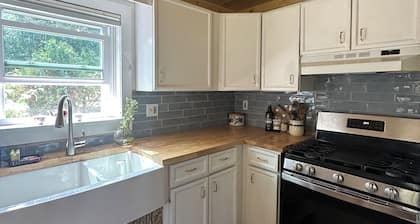 Cozy Rustic 4-bedroom house close to Whiteface & Lake Placid