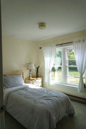 4 bedrooms, free WiFi, bed sheets