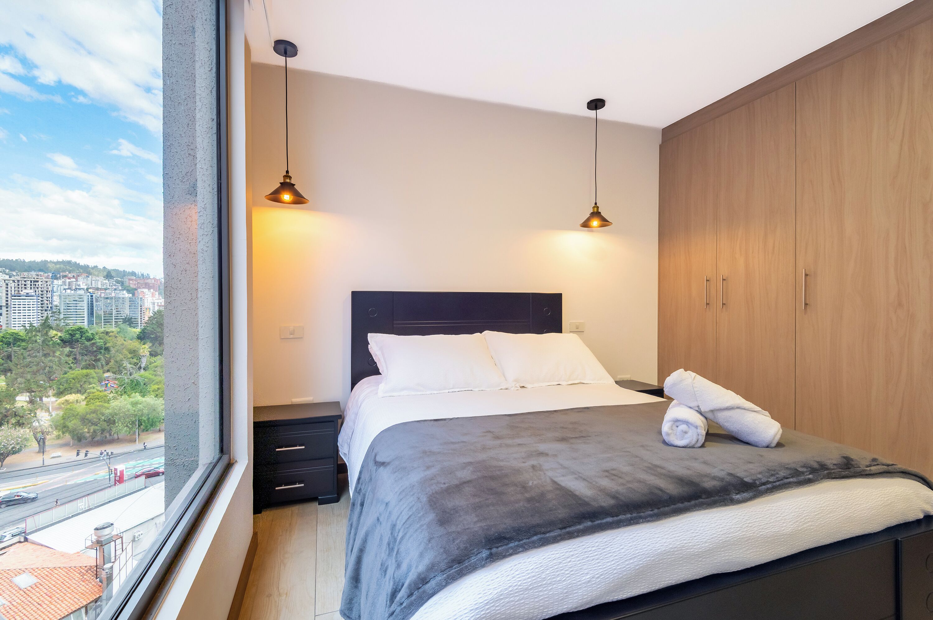 Studio (9B) | Individually decorated, laptop workspace, blackout curtains