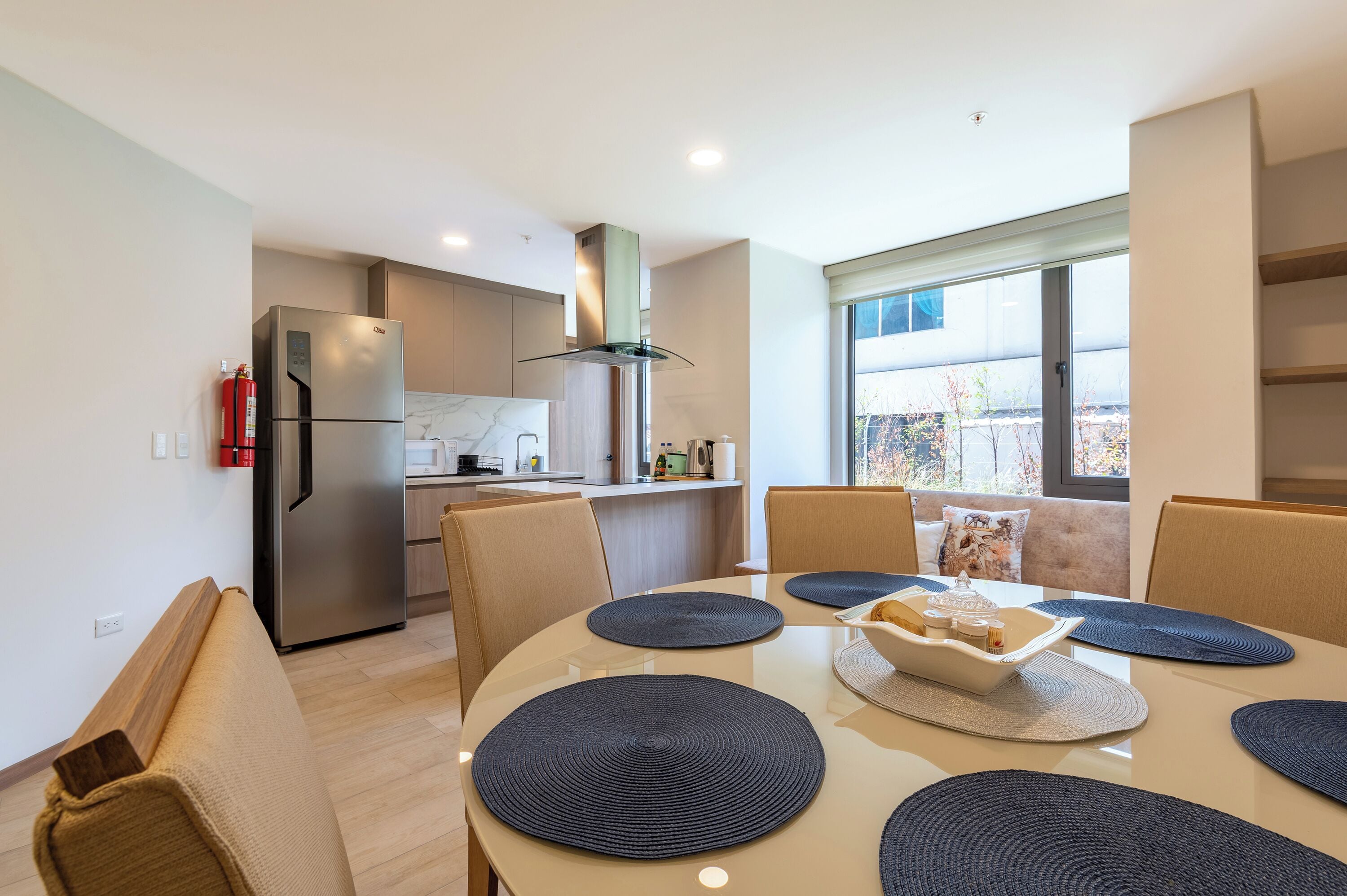 Appartement (2C) | Décoration personnalisée, espace de travail pour ordinateur portable