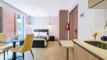 Studio (9B) | Individually decorated, laptop workspace, blackout curtains