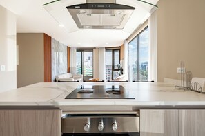 Apartment, 2 Schlafzimmer (13A) | Eigene Küche | Großer Kühlschrank, Mikrowelle, Herdplatte