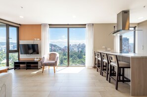 Lejlighed - 2 soveværelser (13A) | Individuelt design, arbejdsområde til bærbare computere