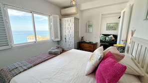 2 chambres, fer et planche à repasser, Wi-Fi gratuit, draps fournis