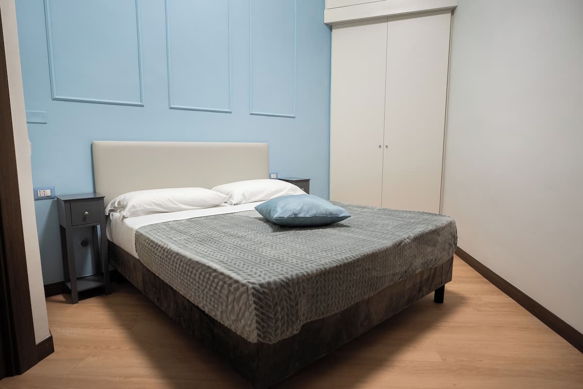 Basic Room | Desk, free WiFi