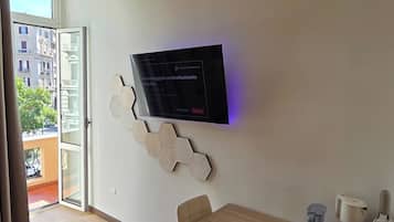 Habitación Deluxe, balcón | Escritorio y wifi gratis