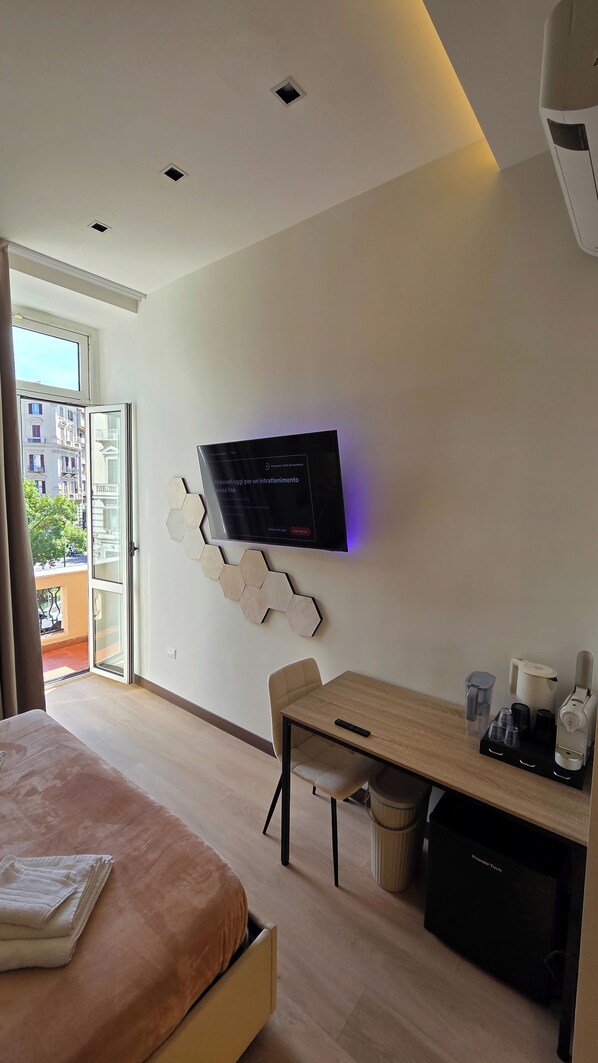 Escritorio y wifi gratis