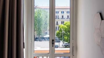 Deluxe Room, Balcony, Chromotherapy and Cervical hydromassage | Balcony
