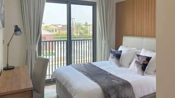 3 slaapkamers, een strijkplank/strijkijzer, wifi, beddengoed