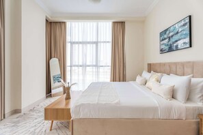 Iron/ironing board, WiFi, bed sheets - Chic 1BR w Pool, Sauna & Steam Room Access (Business Bay)