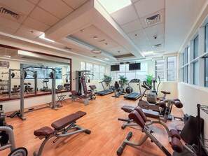 Fitness facility - Chic 1BR w Pool, Sauna & Steam Room Access (Business Bay)