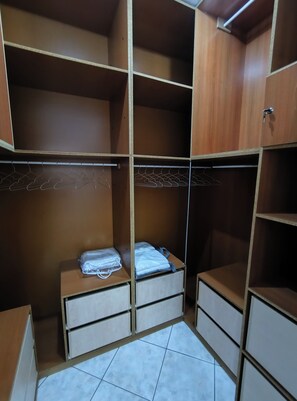 Interior - Angie A1 close to the beach by 8essentially (Chania)