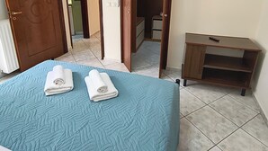 2 bedrooms, iron/ironing board, bed sheets
