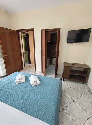 Room - Angie A1 close to the beach by 8essentially (Chania)