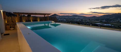 Outdoor pool, a heated pool