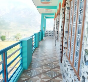 ファミリー ルーム マウンテンビュー | バルコニー