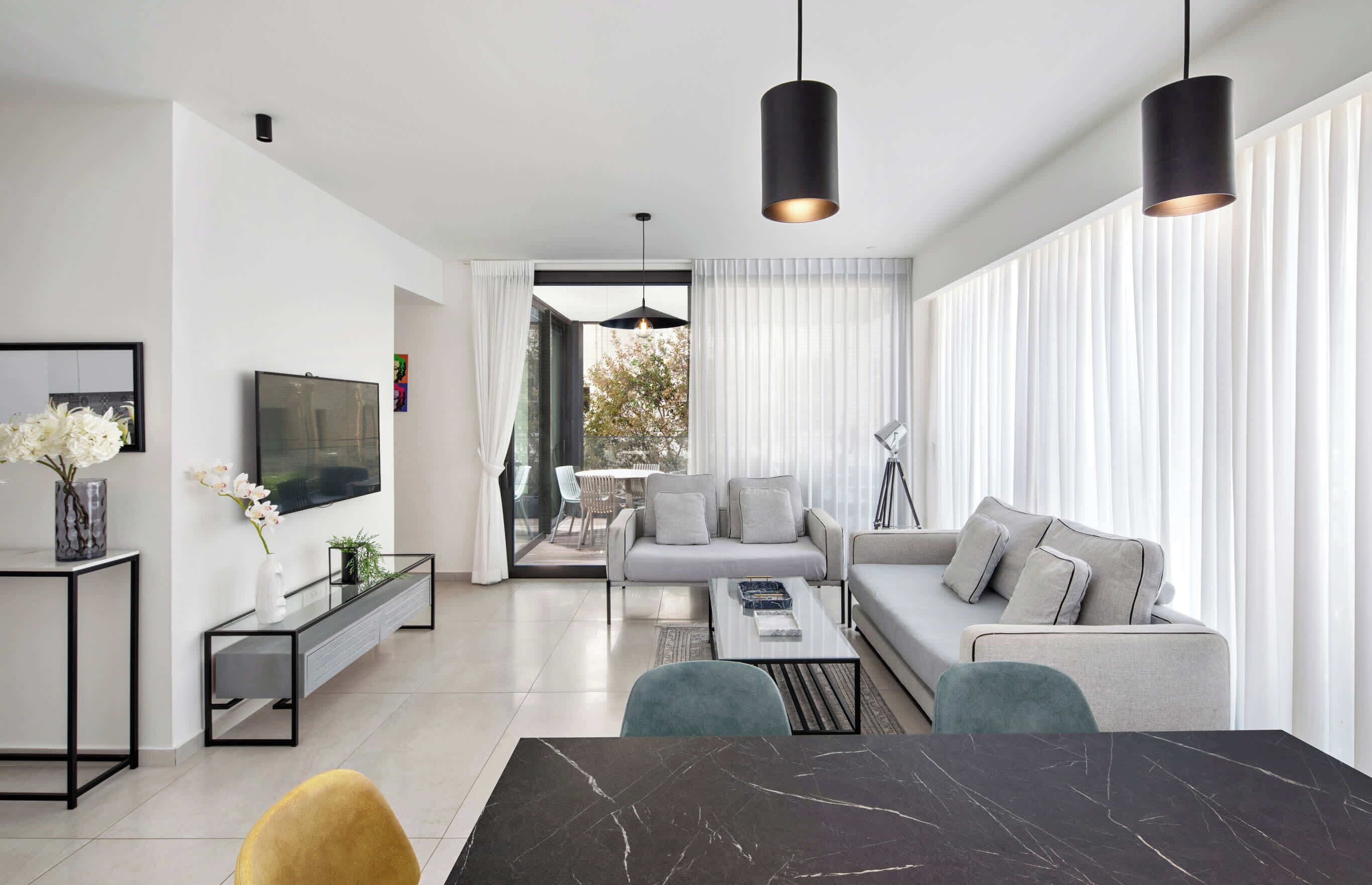 Téléviseur, bureau