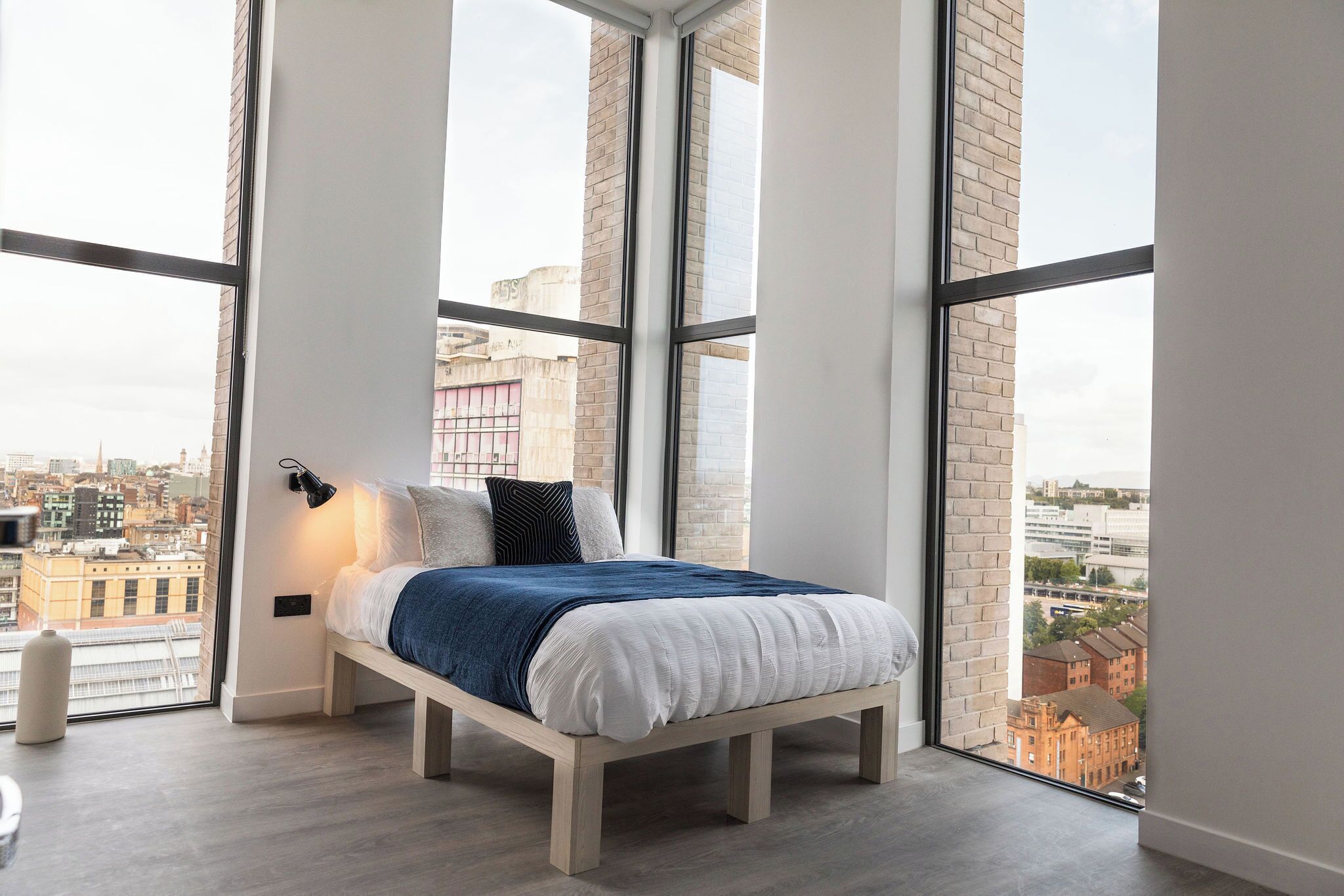 ستائر تعتيم وواي فاي مجانًا