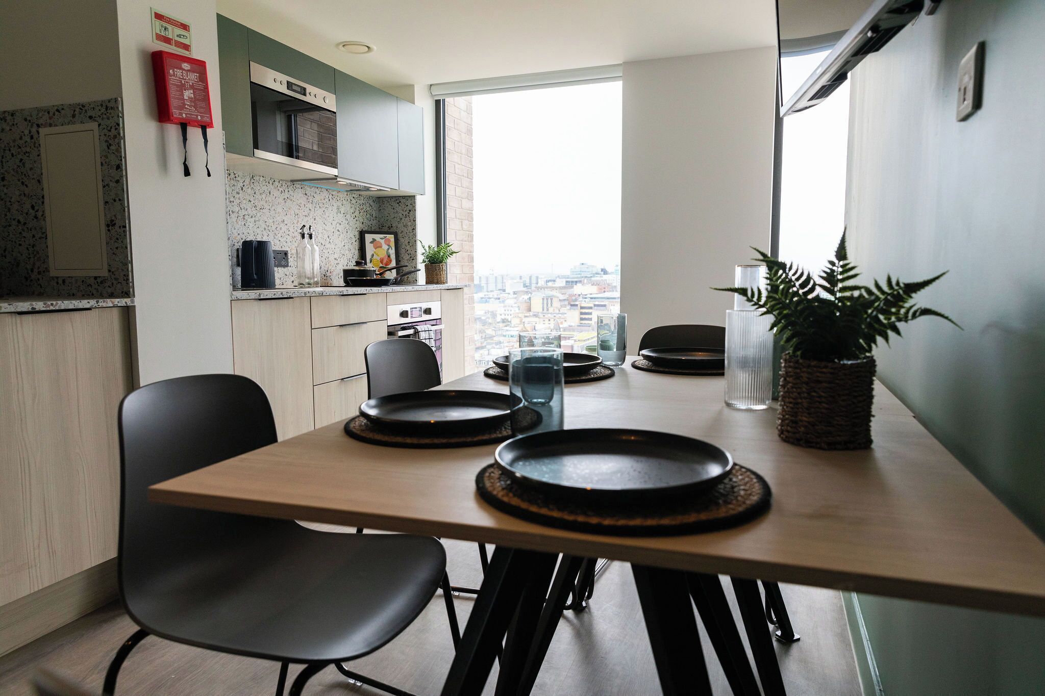 Kamar Double, Bebas Asap Rokok | Dapur bersama