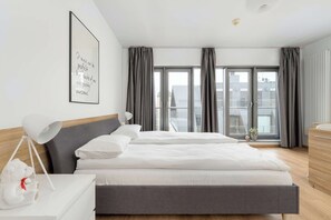 Iron/ironing board, travel crib, WiFi, bed sheets